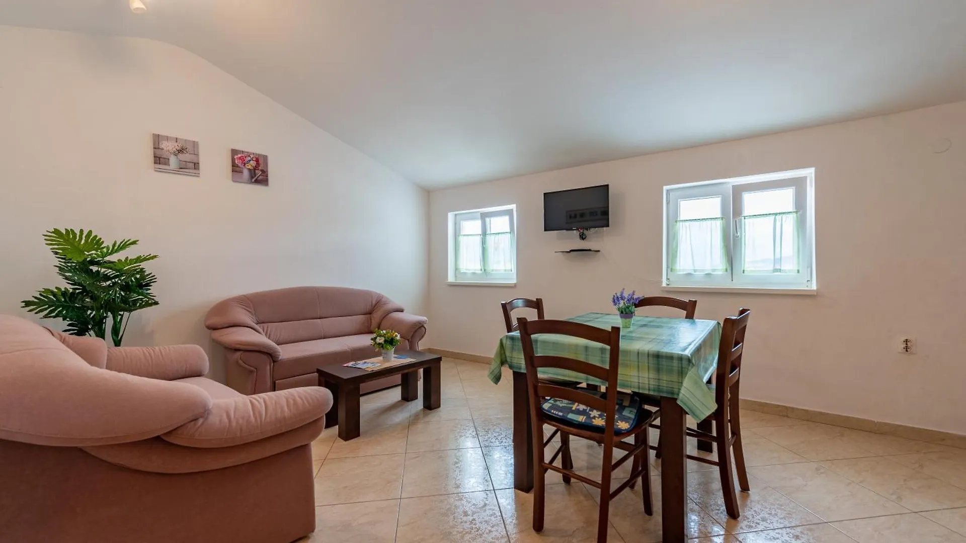 Haus Toni Apartment Razanac