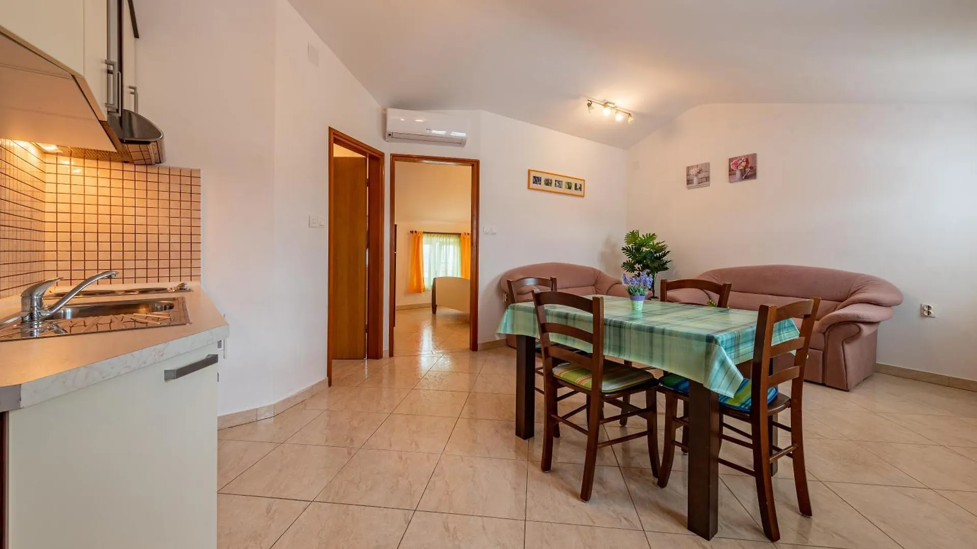 Haus Toni Apartment Razanac
