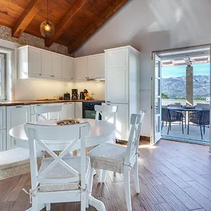 Ferienhaus Stonehouse Milan