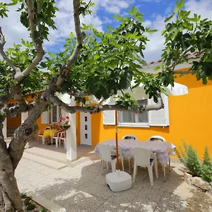 Marta Apartman